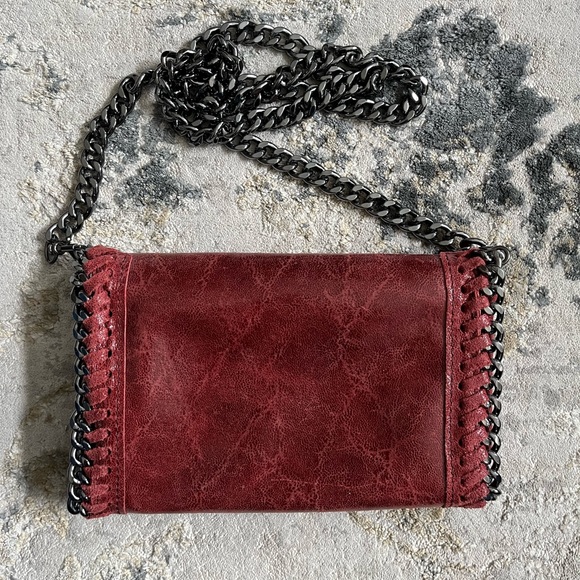 Red leather purse with chain - Picture 2 of 4